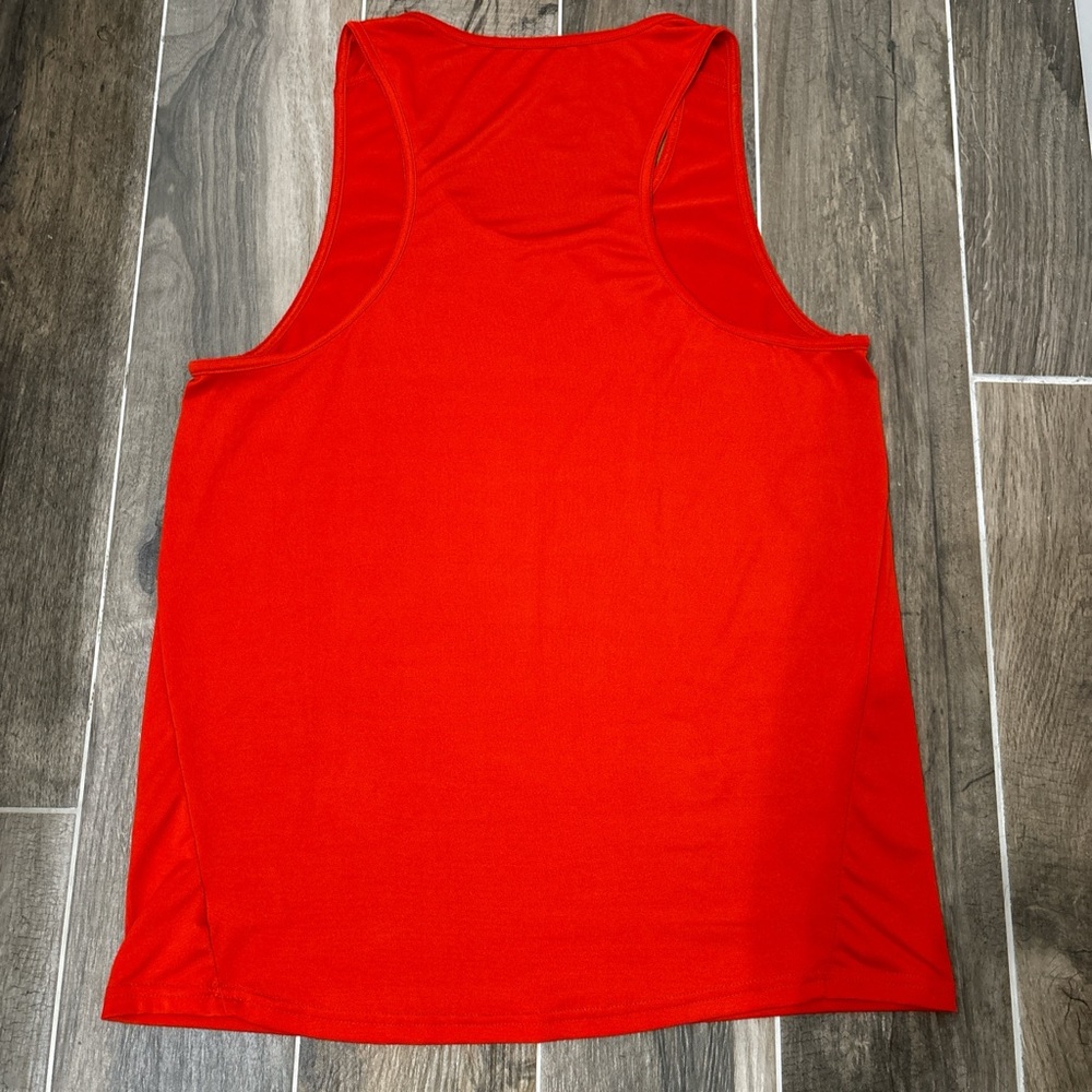 Amazon Essentials bright red athletic tank top - Picture 4 of 4